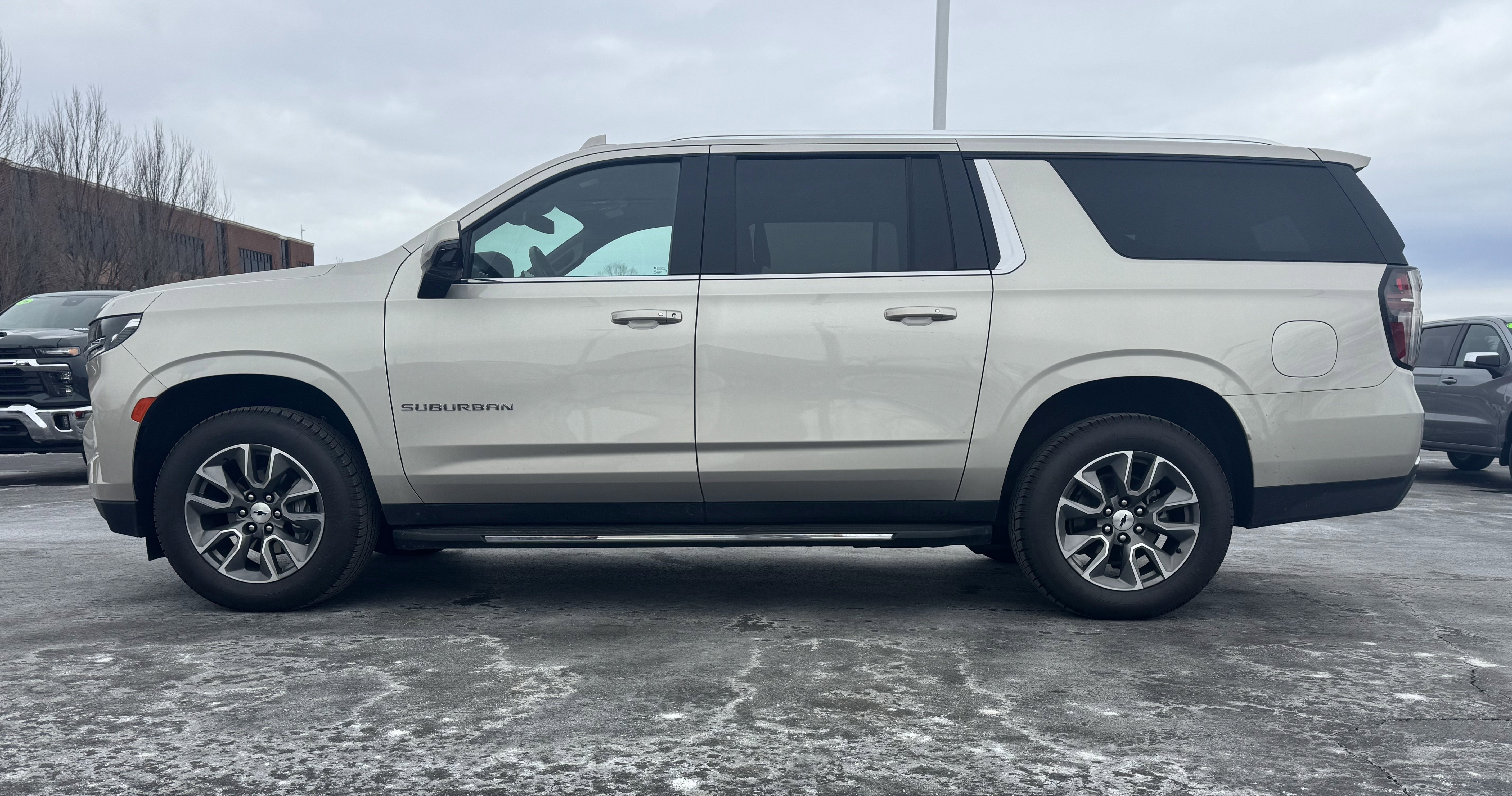 2024 Chevrolet Suburban LT