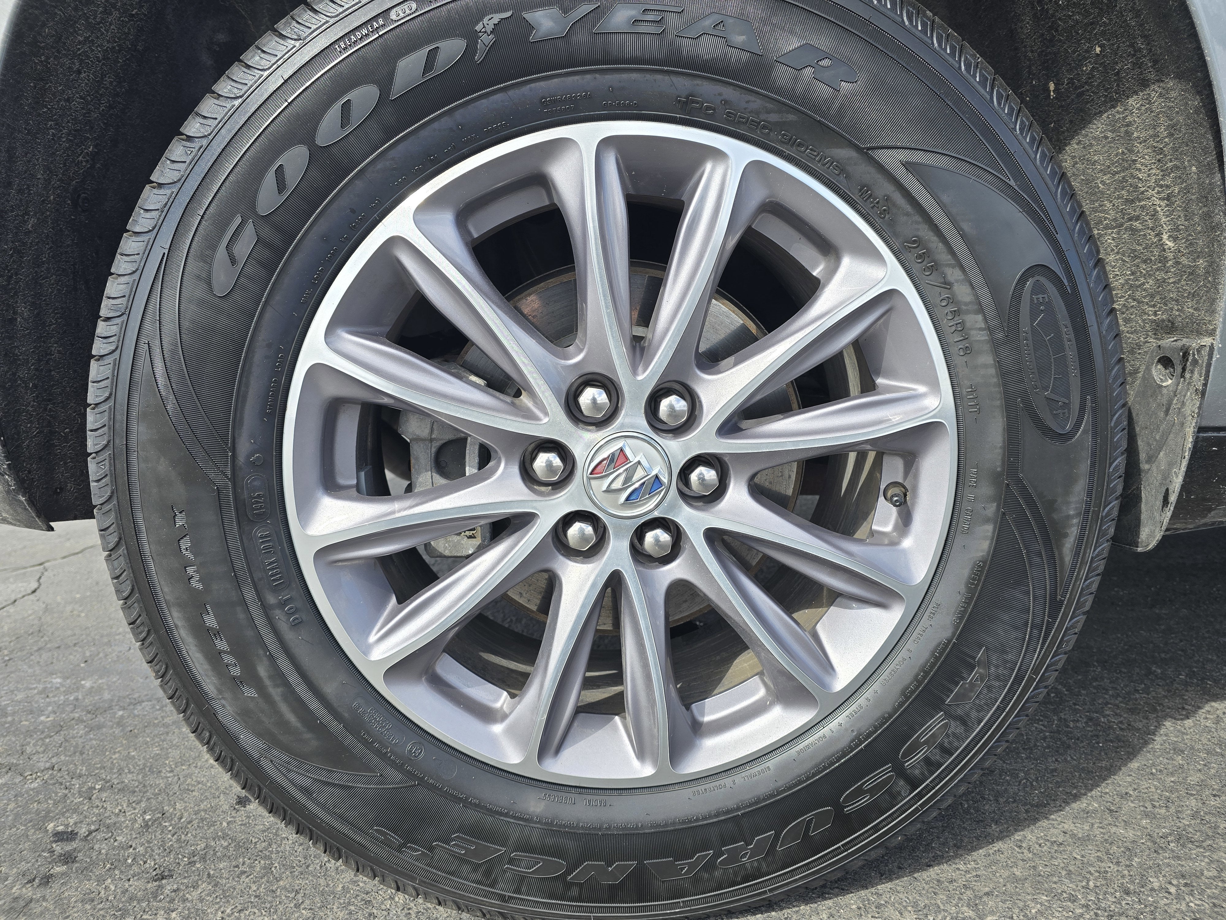 2023 Buick Enclave Essence