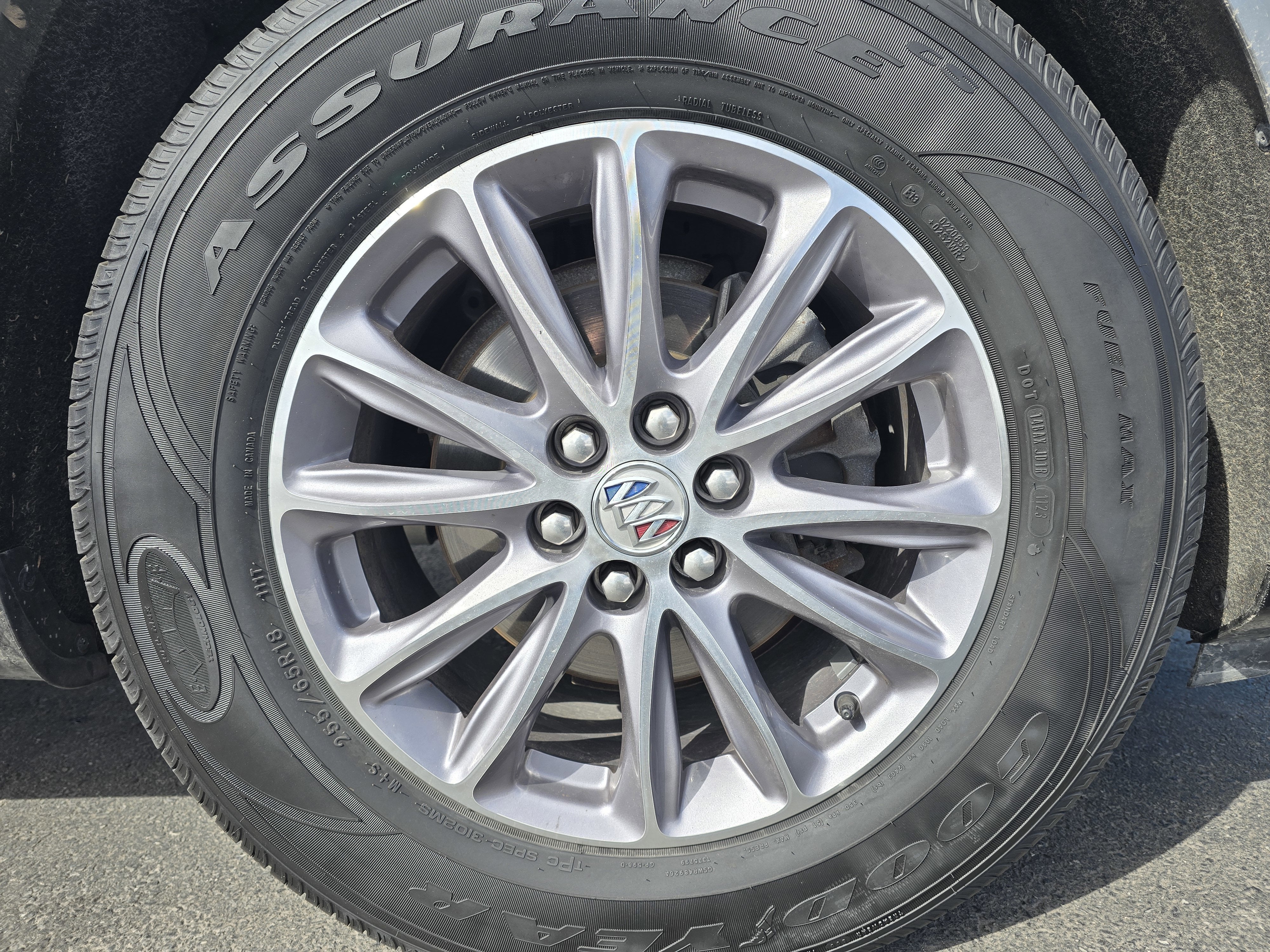 2023 Buick Enclave Essence