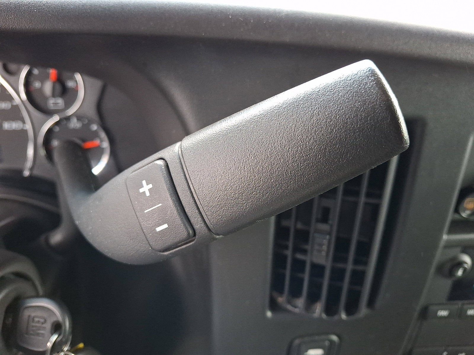 2023 Chevrolet Express Passenger 3500 1LS