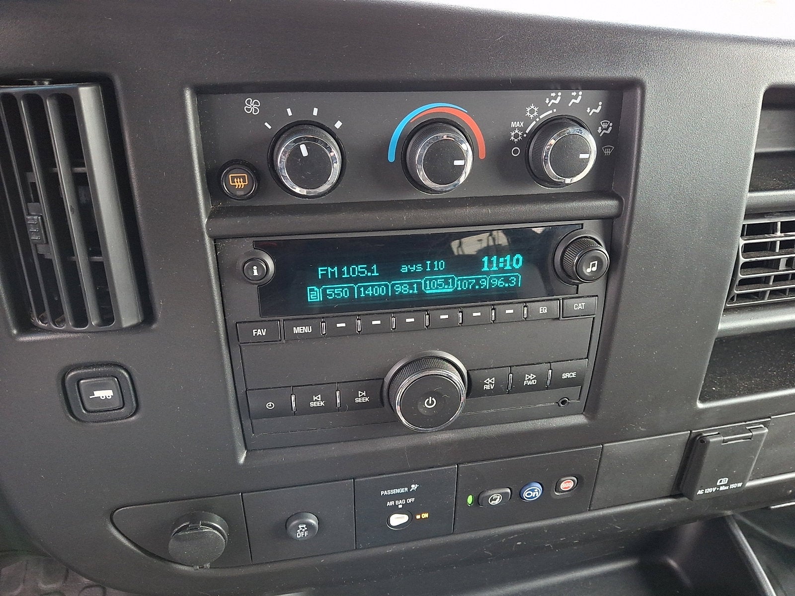 2023 Chevrolet Express Passenger 3500 1LS