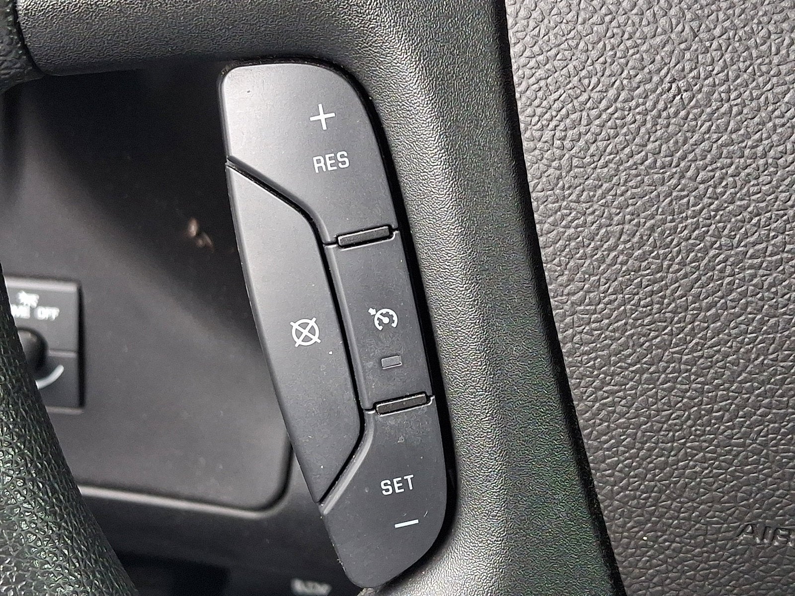 2023 Chevrolet Express Passenger 3500 1LS