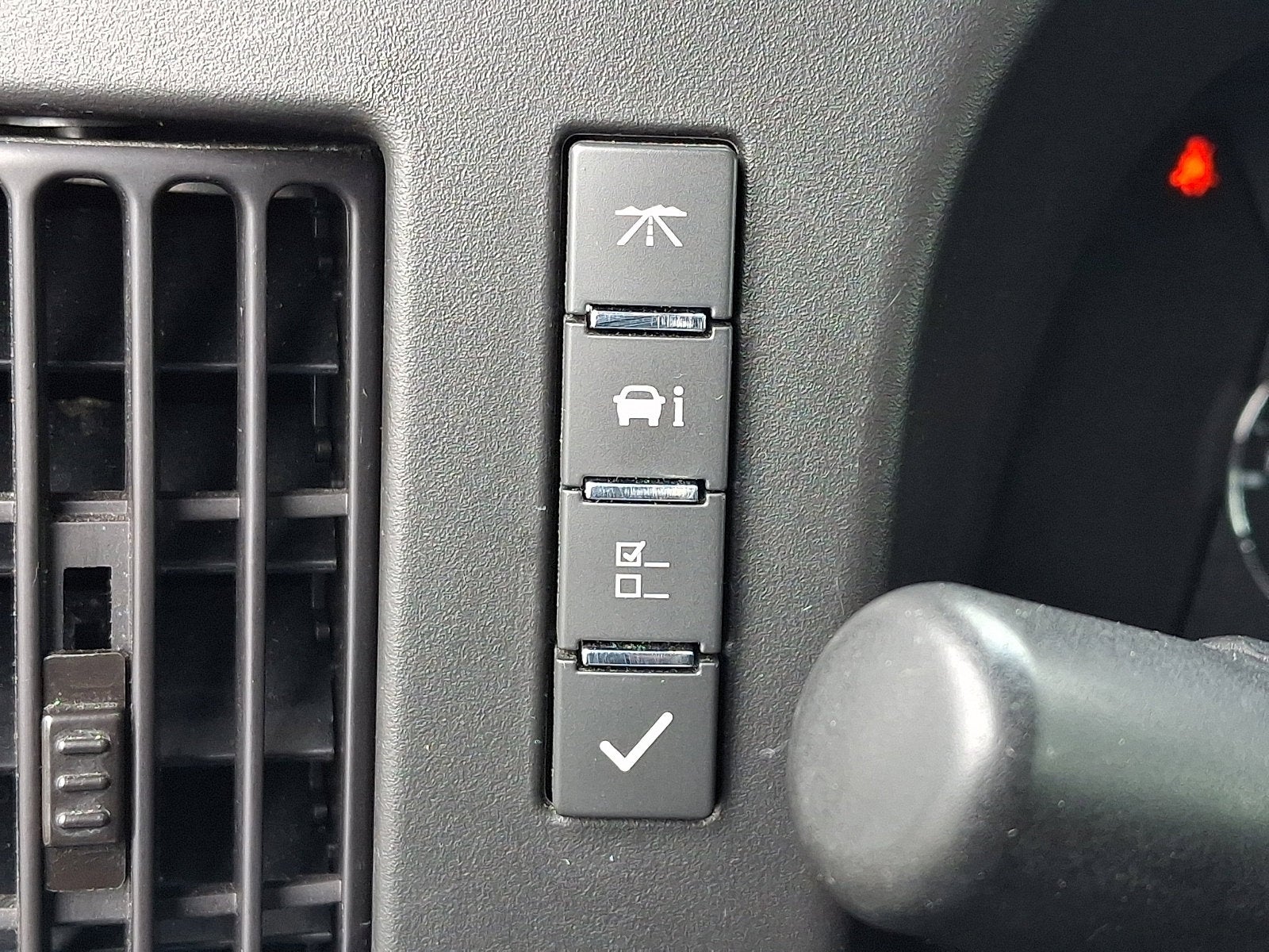 2023 Chevrolet Express Passenger 3500 1LS