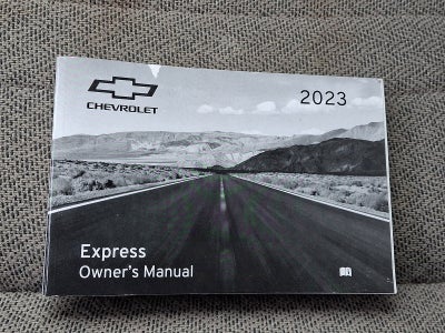 2023 Chevrolet Express Passenger 3500 1LS