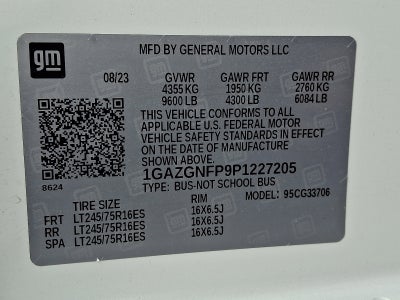 2023 Chevrolet Express Passenger 3500 1LS