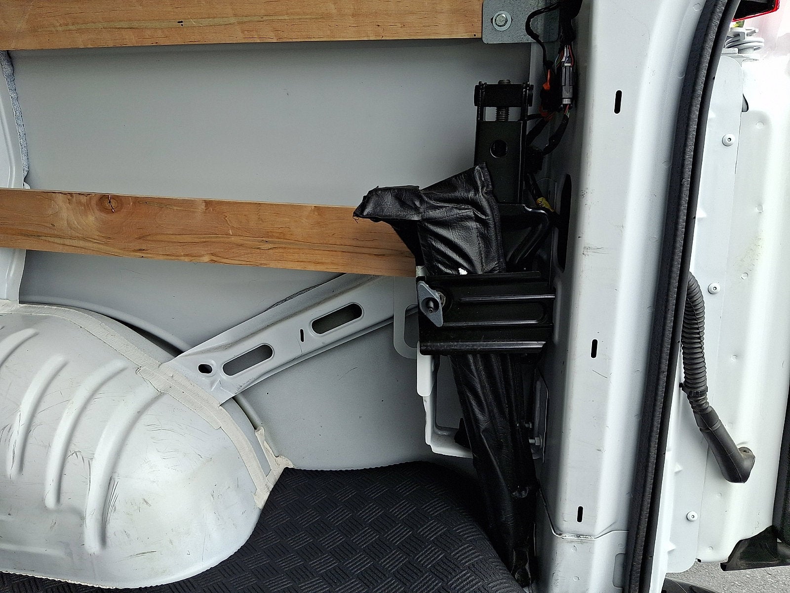 2024 Chevrolet Express Cargo 2500 WT