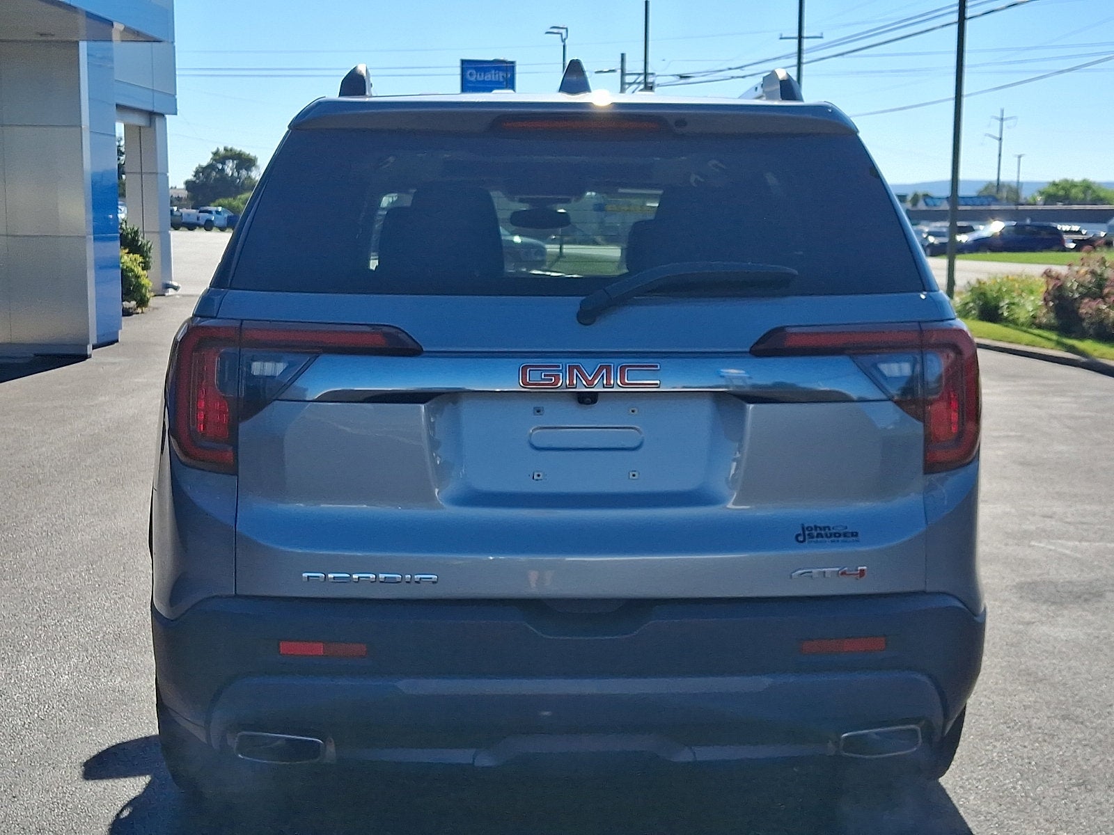 2023 GMC Acadia AT4