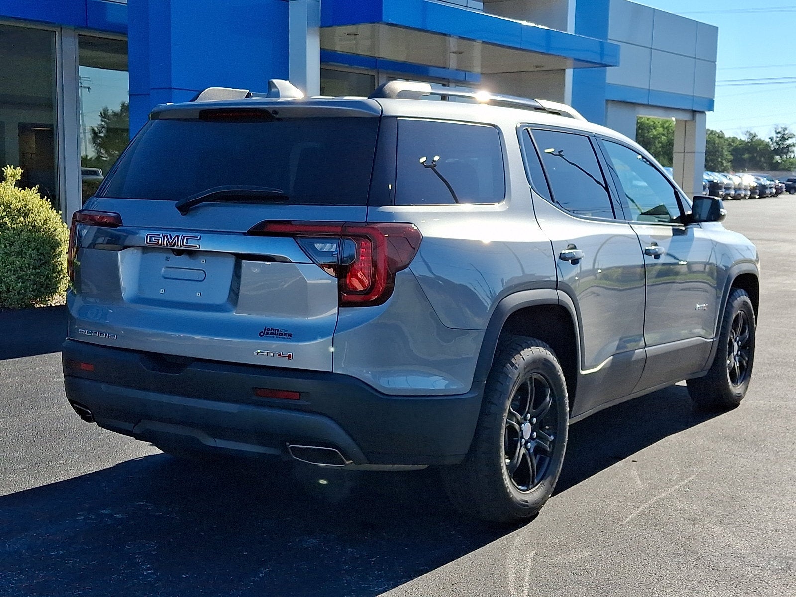 2023 GMC Acadia AT4