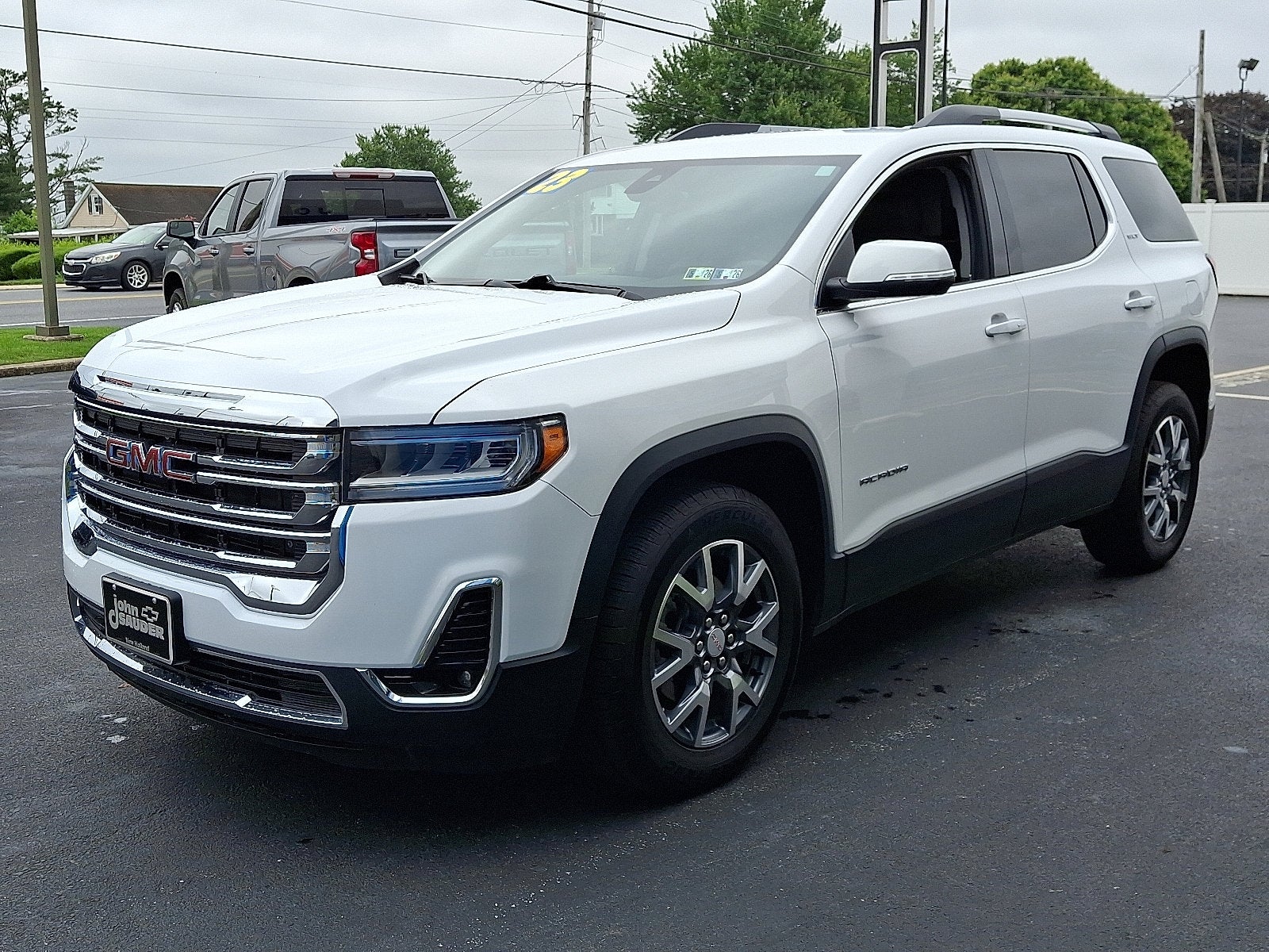 2023 GMC Acadia SLT