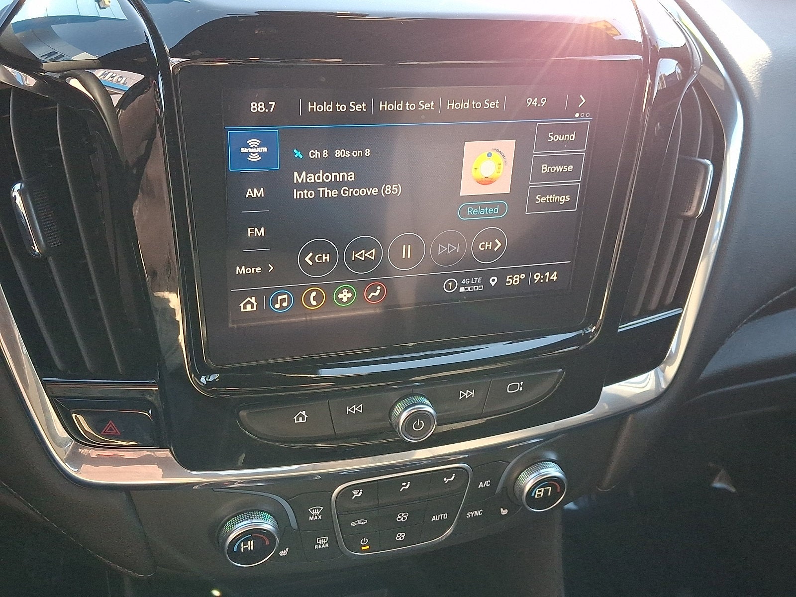 2023 Chevrolet Traverse LT Cloth