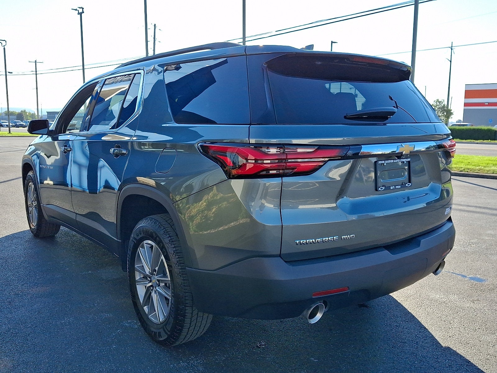 2023 Chevrolet Traverse LT Cloth
