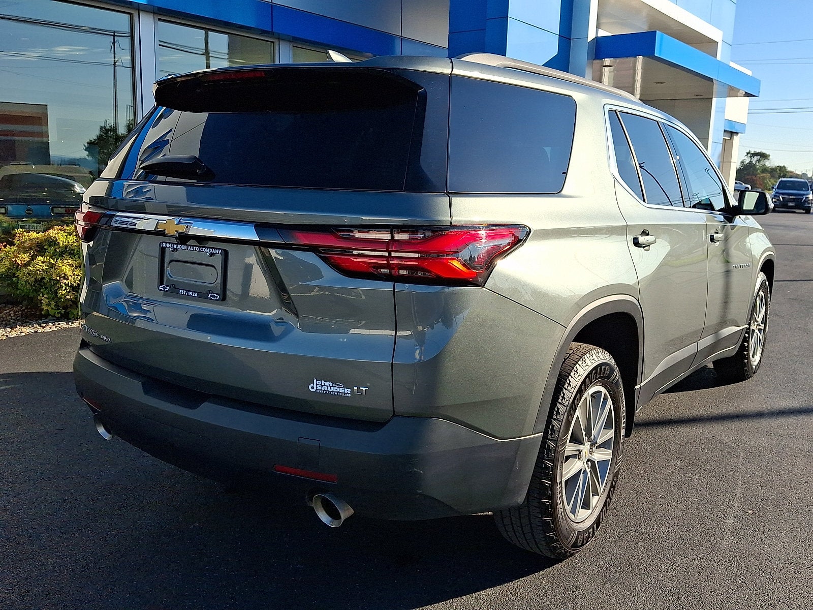 2023 Chevrolet Traverse LT Cloth