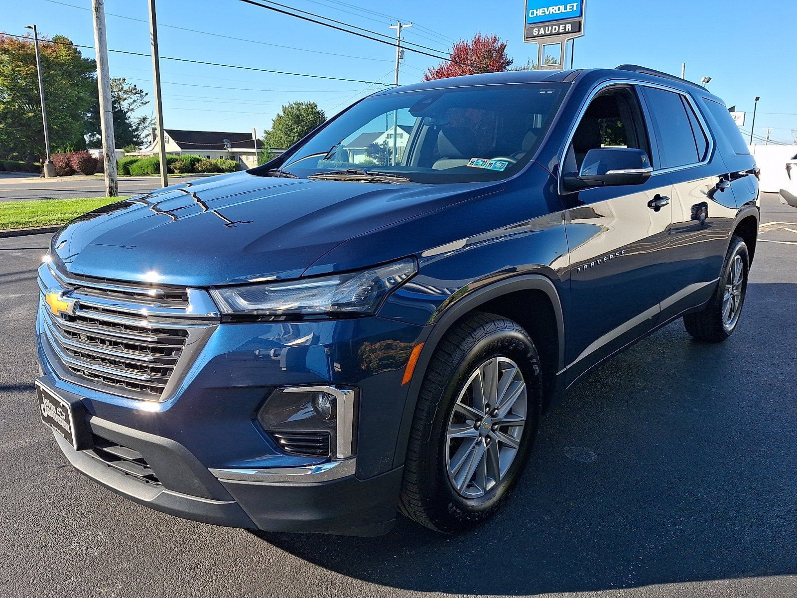 2023 Chevrolet Traverse LT Cloth