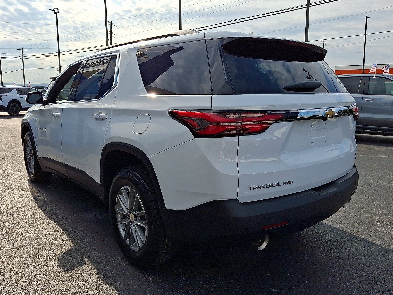 2023 Chevrolet Traverse LT Cloth