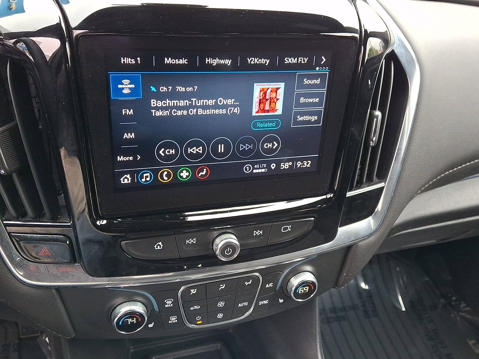 2023 Chevrolet Traverse LT Cloth