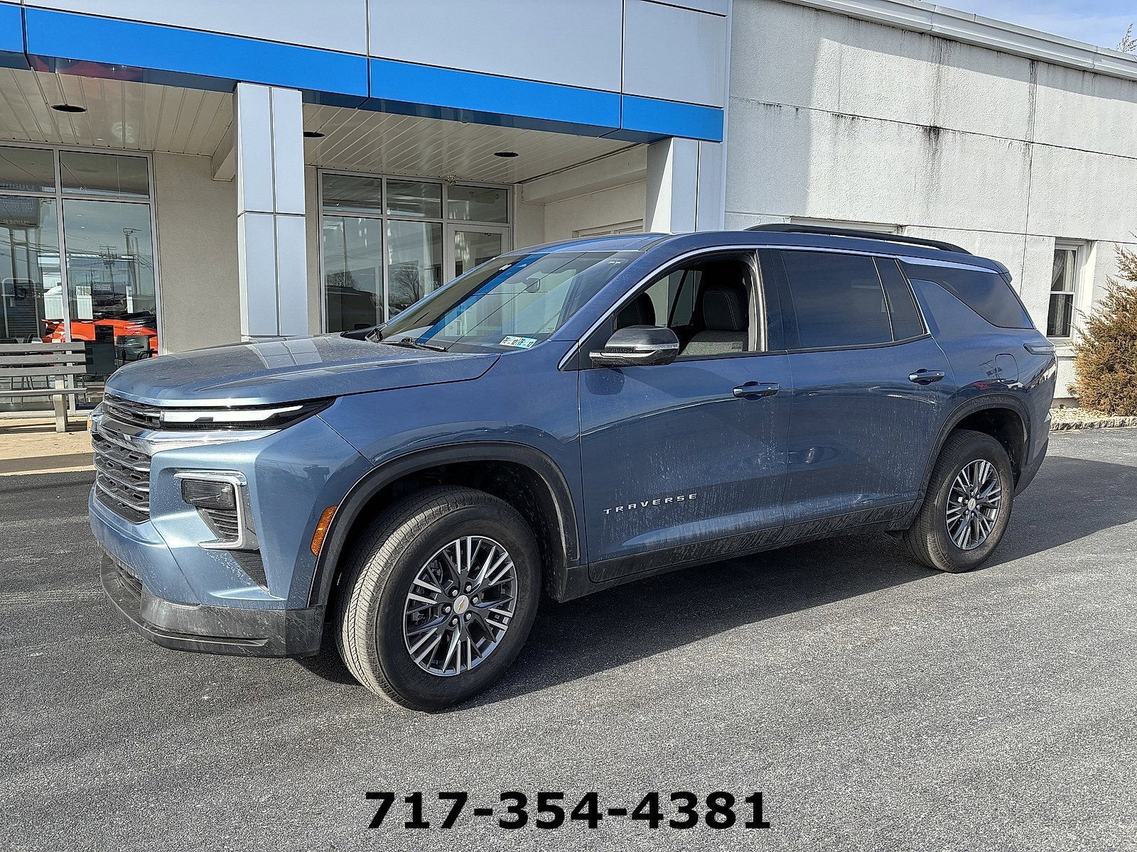 2025 Chevrolet Traverse LT