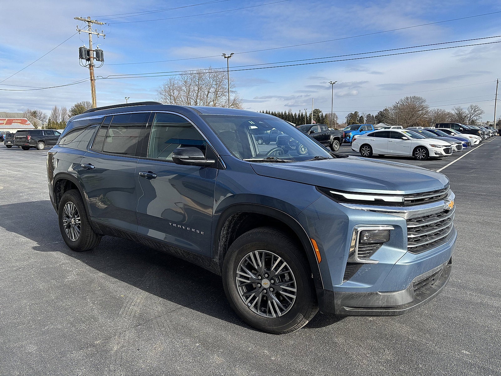 2025 Chevrolet Traverse LT