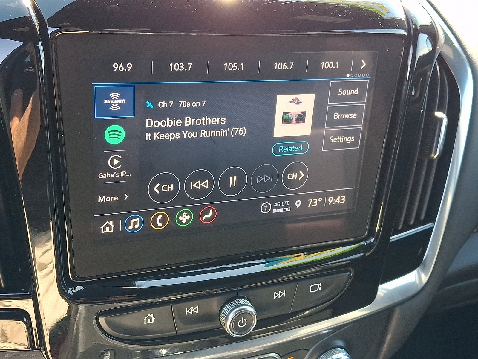 2023 Chevrolet Traverse LT Leather