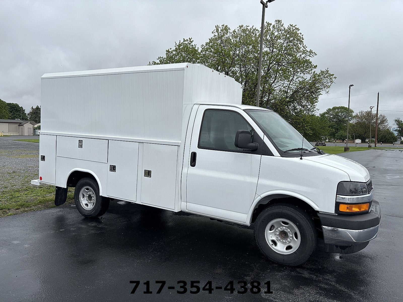 2025 Chevrolet Express Cutaway 3500 1WT