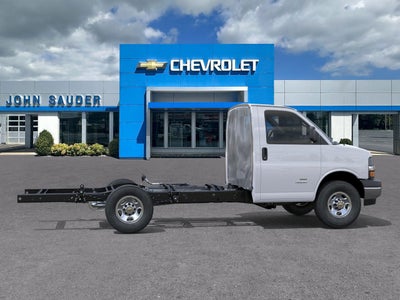 2025 Chevrolet Express Cutaway 3500 1WT