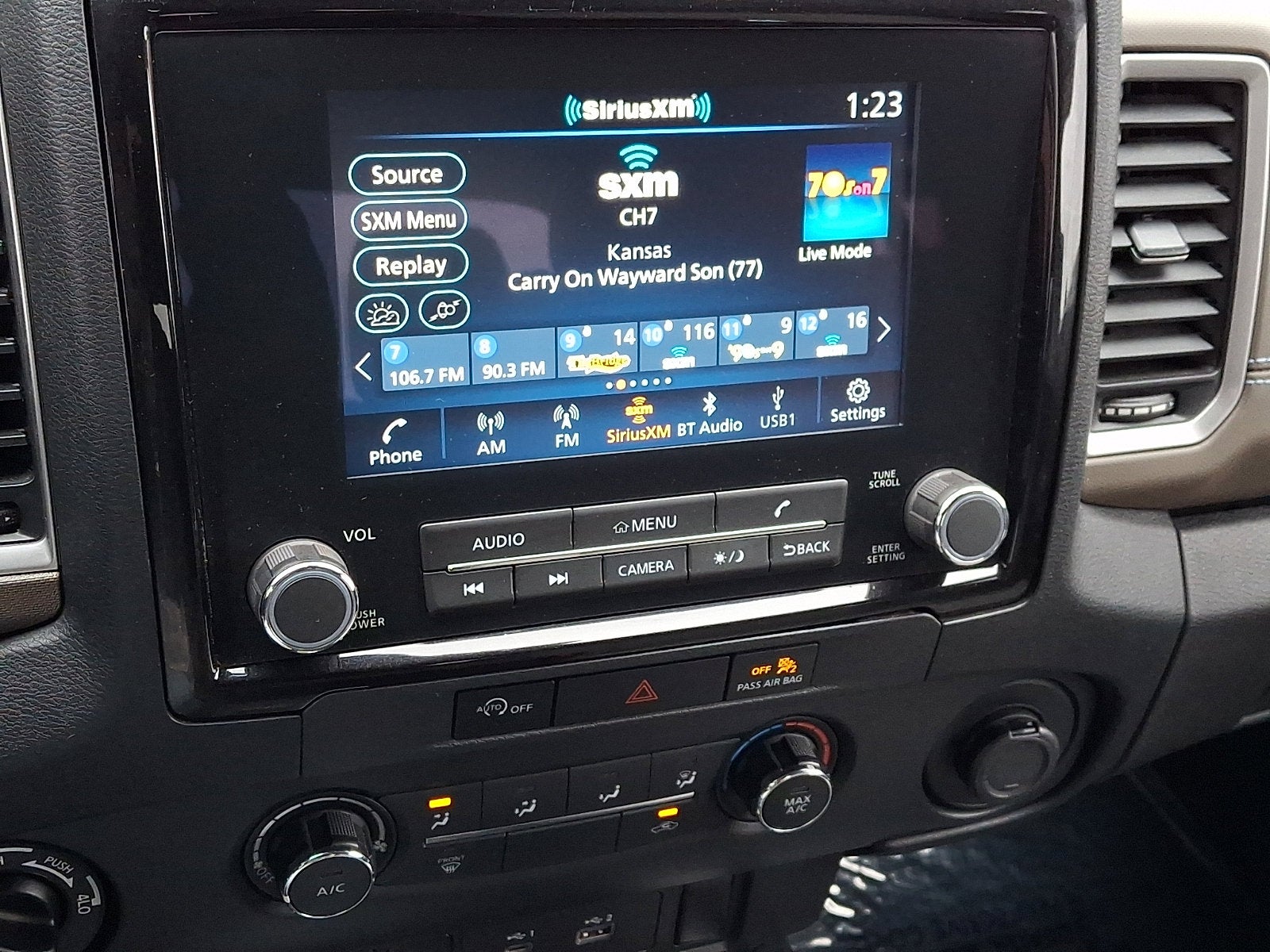 2024 Nissan Frontier SV
